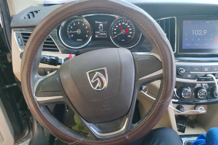 Used Baojun 730 2016 1.5L Manual Comfort Version 7 Seats China V Emission Standard Steering Wheel