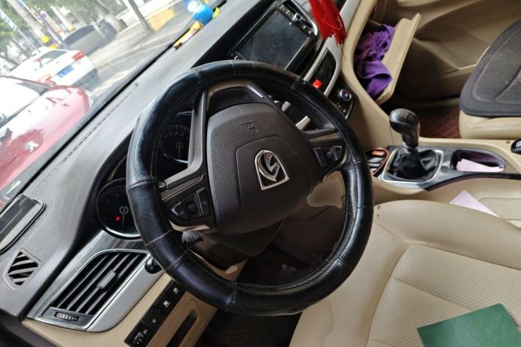 Used Baojun 730 2016 1.5T Manual Luxury Edition 7 Seats Steering Wheel