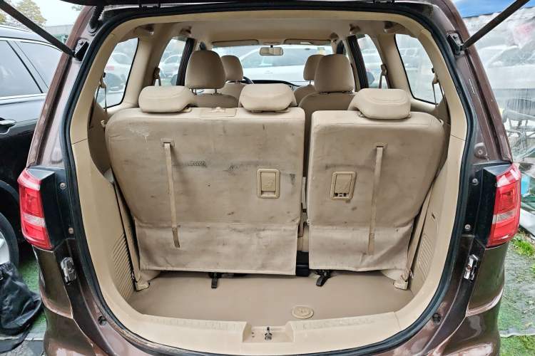 Used Baojun 730 2016 Revised 1.5L Manual Standard Version 7 Seats China V Emission Standard Trunk