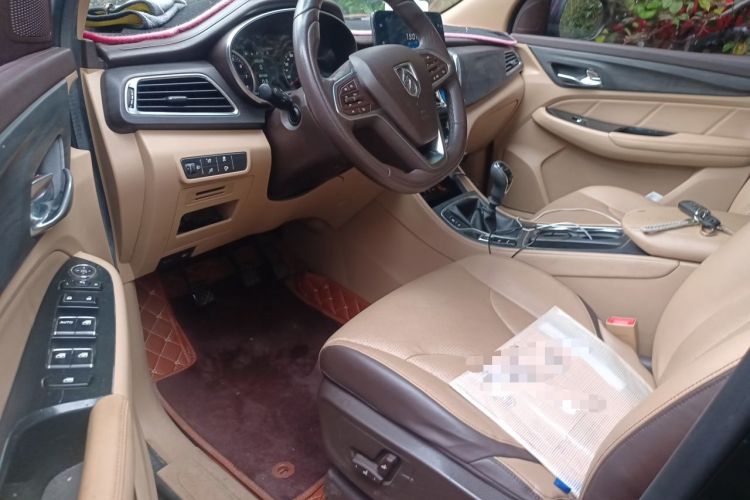 Used Baojun 730 2017 1.5T Manual Prestige Version 7 Seats Driver Seat