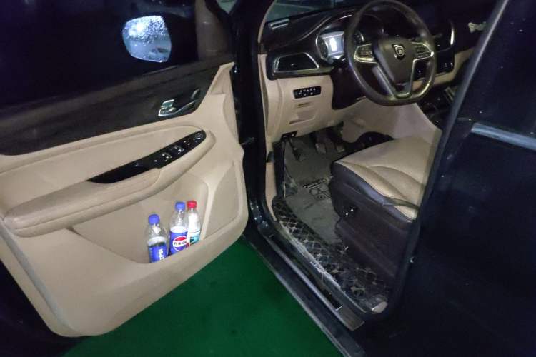 Used Baojun 730 2017 1.5T Manual Prestige Version 7 Seats Driver Seat