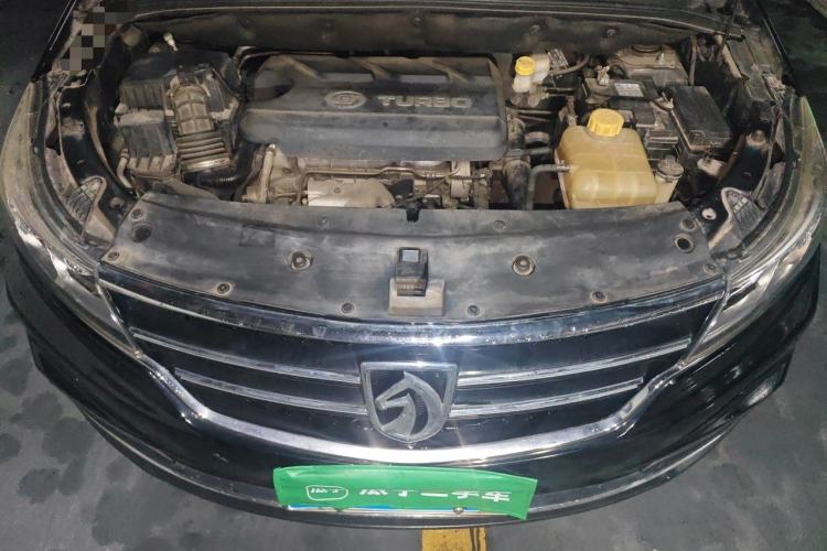 Used Baojun 730 2017 1.5T Manual Prestige Version 7 Seats Engine Bay