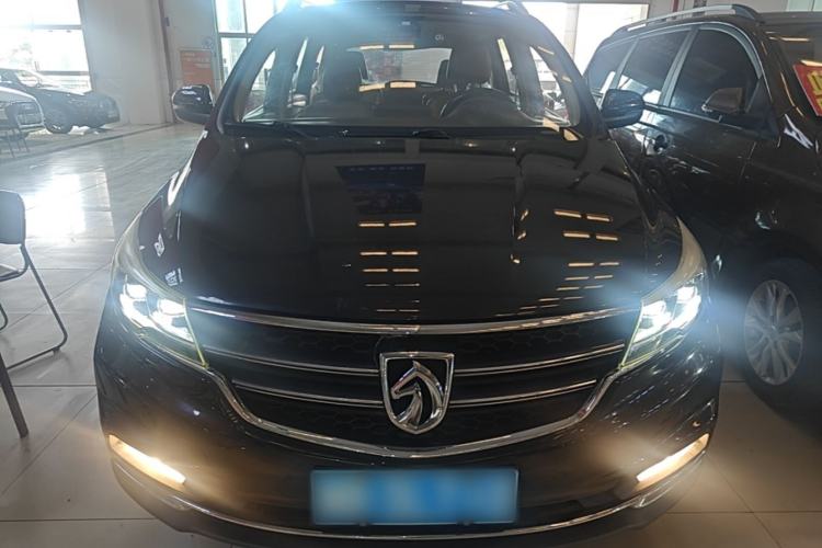 Used Baojun 730 2017 1.5T Manual Luxury Version 7 Seats Front