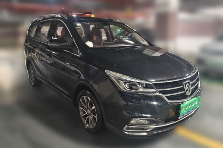 Used Baojun 730 2017 1.5T Manual Prestige Version 7 Seats Front Right 45 Deg