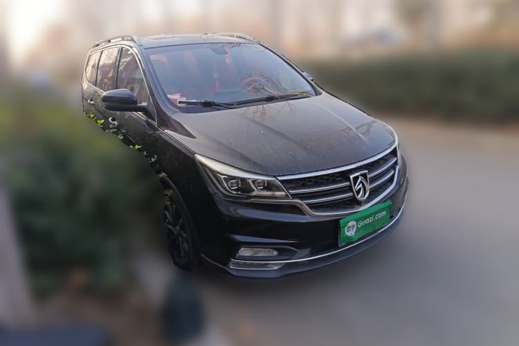 Used Baojun 730 2017 1.5T Manual Prestige Version 7 Seats Front Right 45 Deg