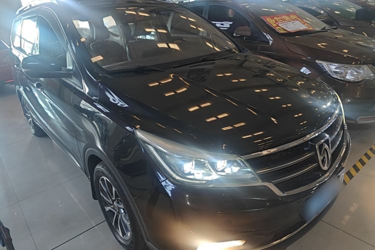 Used Baojun 730 2017 1.5T Manual Luxury Version 7 Seats Front Right 45 Deg