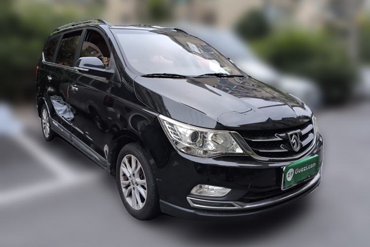 Used Baojun 730 2017 1.5T Manual Fashion Version 7 Seats China V Emission Standard Front Right 45 Deg