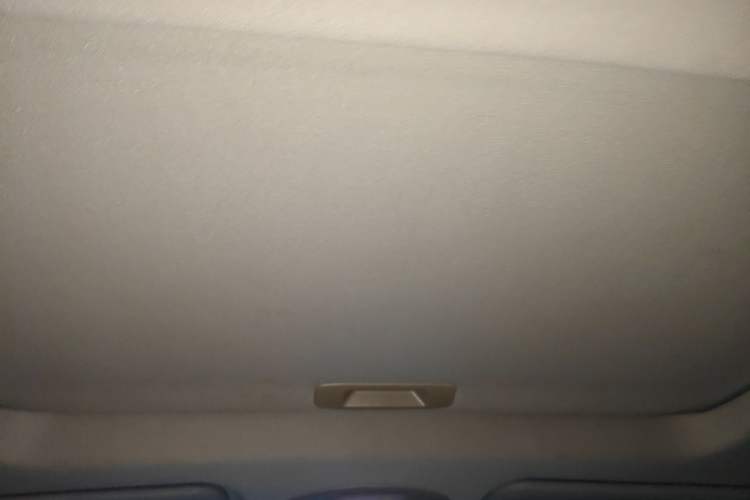 Used Baojun 730 2017 1.5T Manual Prestige Version 7 Seats Headliner