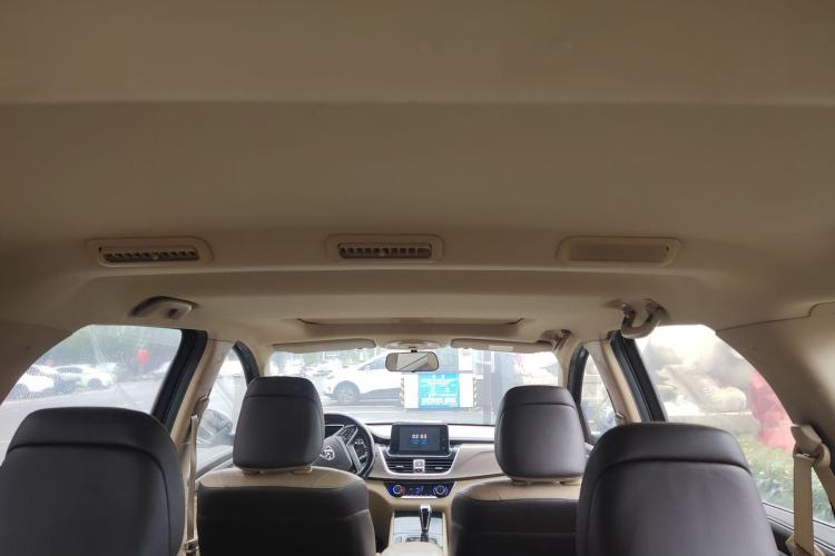 Used Baojun 730 2017 1.8L iAMT Luxury Version 7-Seater Headliner