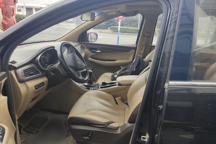 Used Baojun 730 2017 1.8L iAMT Luxury Version 7-Seater Left Front Seat