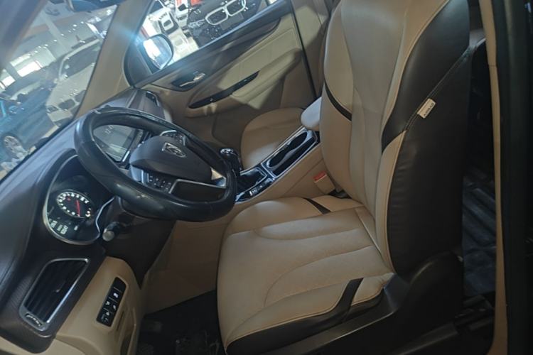 Used Baojun 730 2017 1.5T Manual Luxury Version 7 Seats Left Front Seat