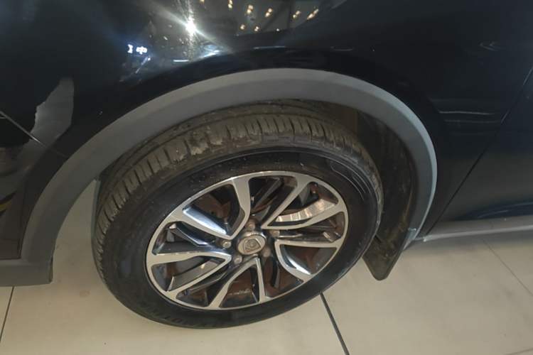 Used Baojun 730 2017 1.5T Manual Luxury Version 7 Seats Left Front Wheel Hub
