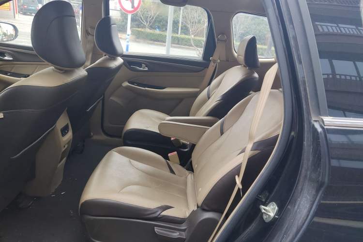 Used Baojun 730 2017 1.8L iAMT Luxury Version 7-Seater Left Rear Seat