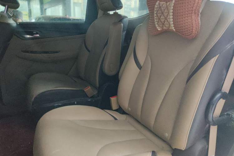Used Baojun 730 2017 1.5T Manual Prestige Version 7 Seats Left Rear Seat