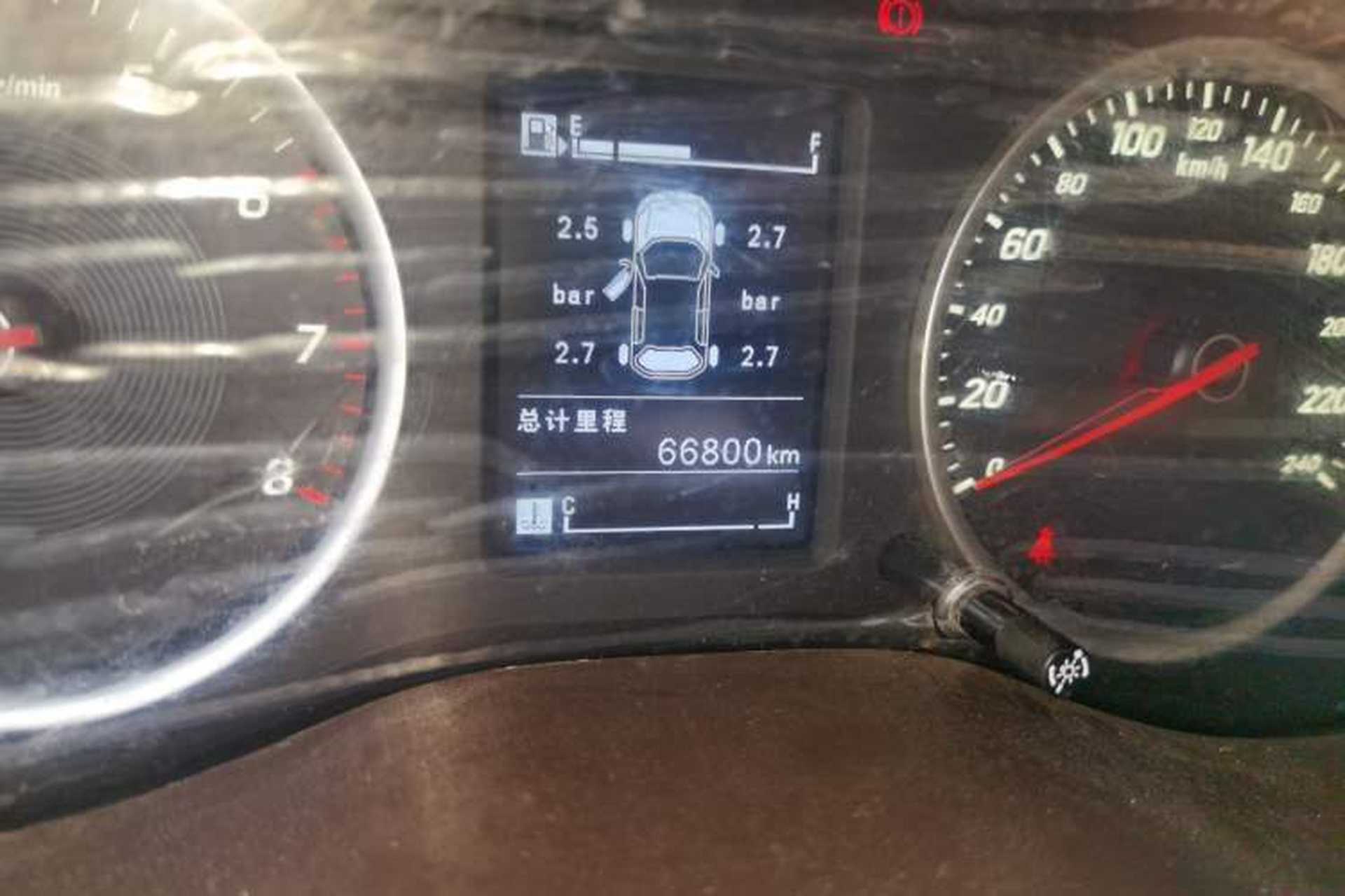 Used Baojun 730 2017 1.5T Manual Fashion Version 7 Seats China V Emission Standard Odometer Close Up