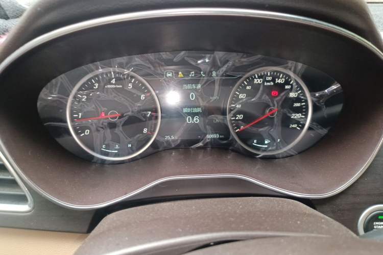 Used Baojun 730 2017 1.5T Manual Prestige Version 7 Seats Odometer Close Up