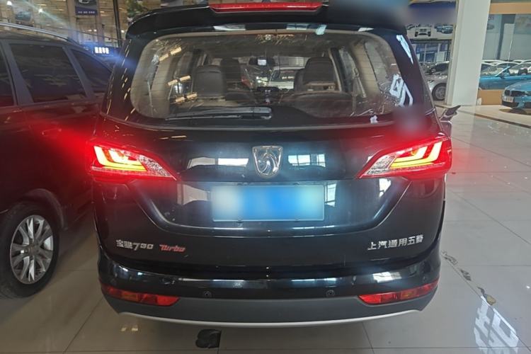Used Baojun 730 2017 1.5T Manual Luxury Version 7 Seats Rear