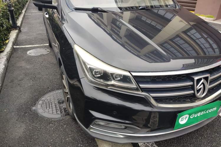 Used Baojun 730 2017 1.8L iAMT Luxury Version 7-Seater Right Front Headlight