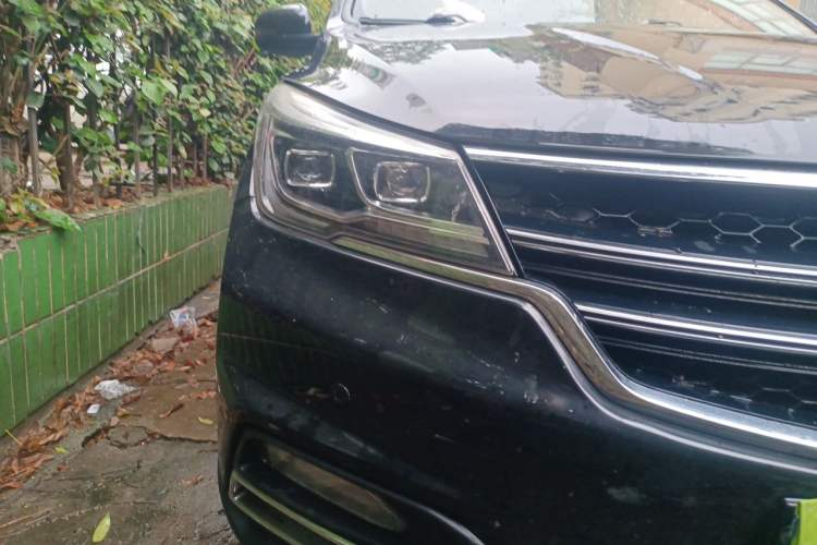 Used Baojun 730 2017 1.5T Manual Prestige Version 7 Seats Right Front Headlight