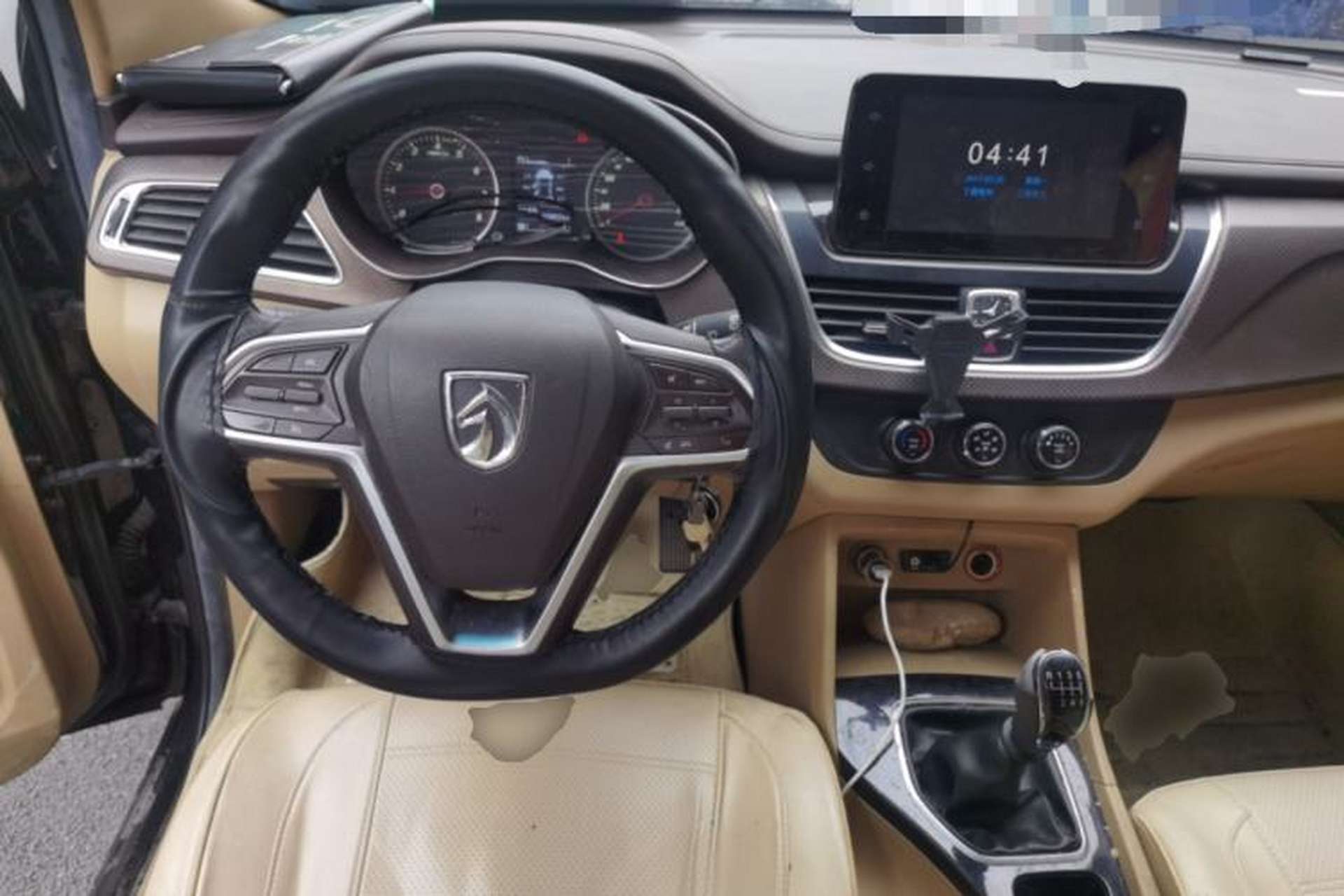 Used Baojun 730 2017 1.5T Manual Fashion Version 7 Seats China V Emission Standard Steering Wheel