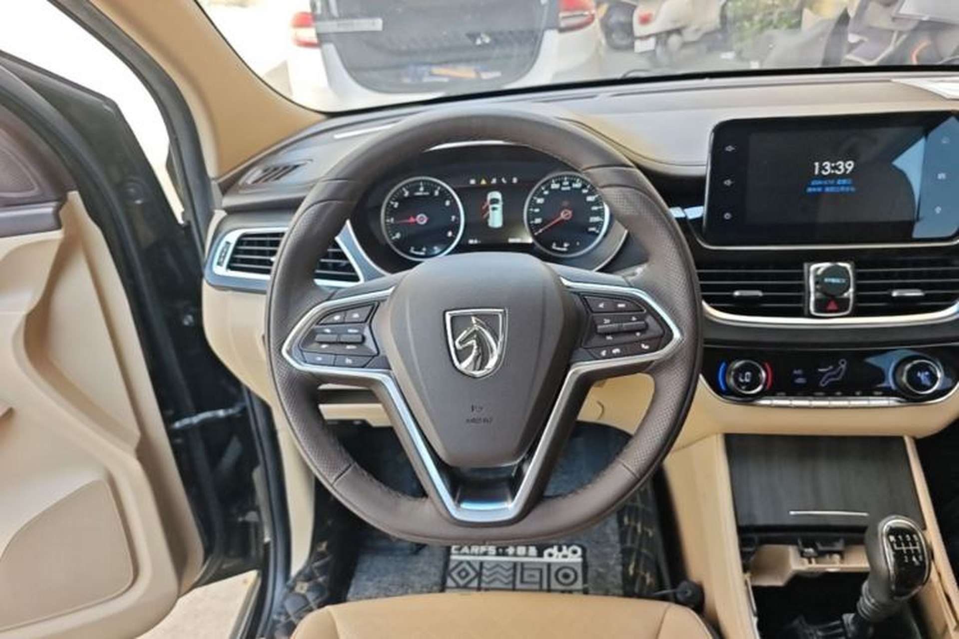 Used Baojun 730 2017 1.5T Manual Prestige Version 7 Seats Steering Wheel