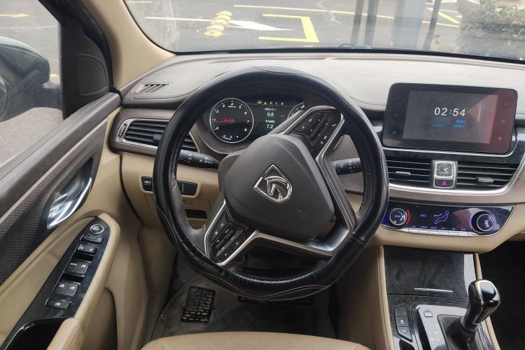 Used Baojun 730 2017 1.8L iAMT Luxury Version 7-Seater Steering Wheel