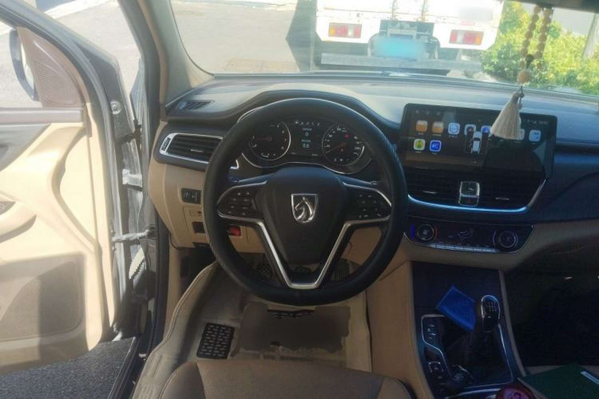 Used Baojun 730 2017 1.5T Manual Prestige Version 7 Seats Steering Wheel