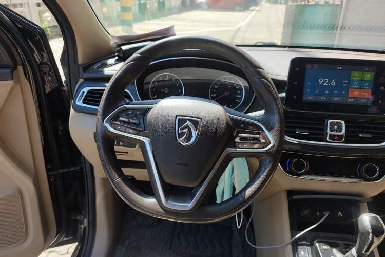 Used Baojun 730 2017 1.8L iAMT Prestige Version 7 Seats Steering Wheel