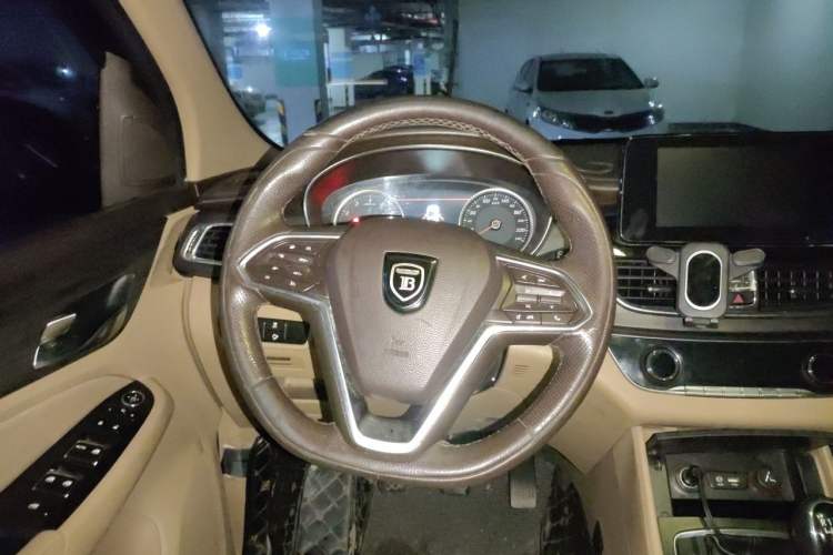 Used Baojun 730 2017 1.5T Manual Prestige Version 7 Seats Steering Wheel
