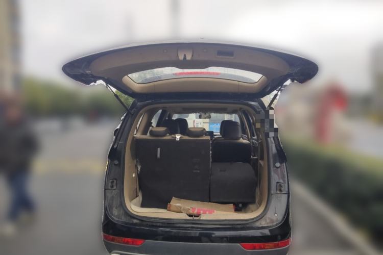 Used Baojun 730 2017 1.8L iAMT Luxury Version 7-Seater Trunk