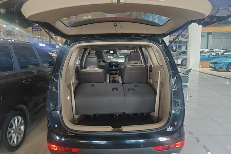 Used Baojun 730 2017 1.5T Manual Luxury Version 7 Seats Trunk