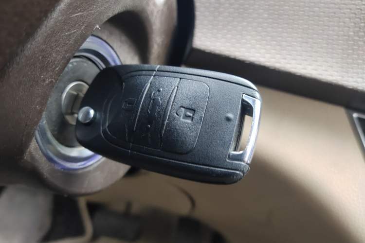 Used Baojun 730 2017 1.8L iAMT Luxury Version 7-Seater Vehicle Key