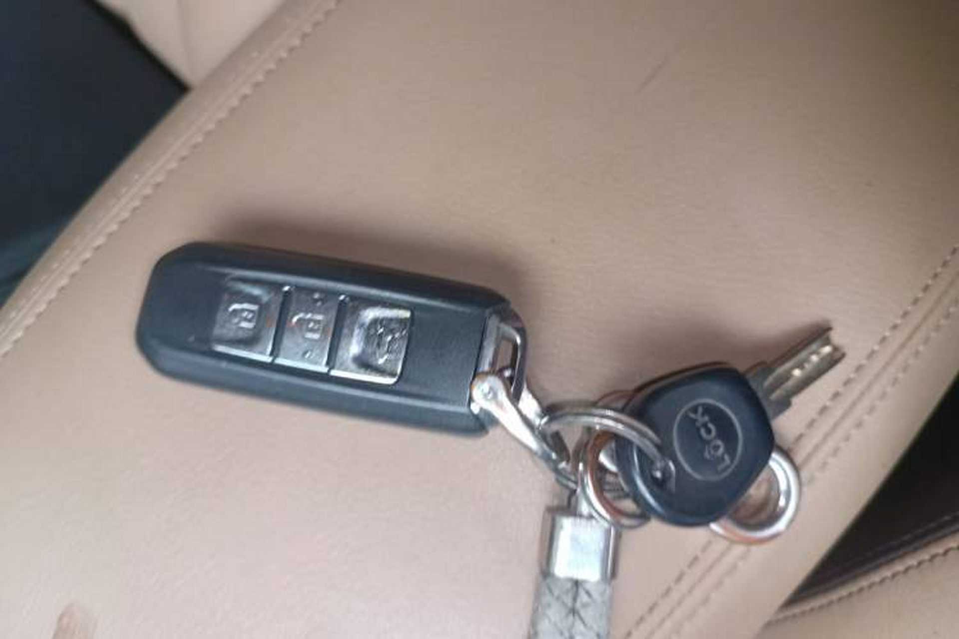 Used Baojun 730 2017 1.5T Manual Prestige Version 7 Seats Vehicle Key