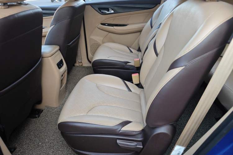 Used Baojun 730 2017 1.8L iAMT Prestige Version 7 Seats Left Rear Seat
