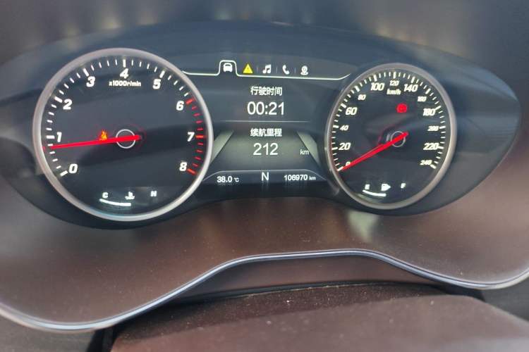 Used Baojun 730 2017 1.8L iAMT Prestige Version 7 Seats Odometer Close Up