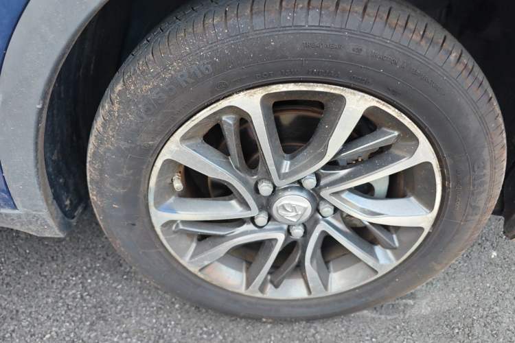 Used Baojun 730 2017 1.8L iAMT Prestige Version 7 Seats Right Front Wheel Hub