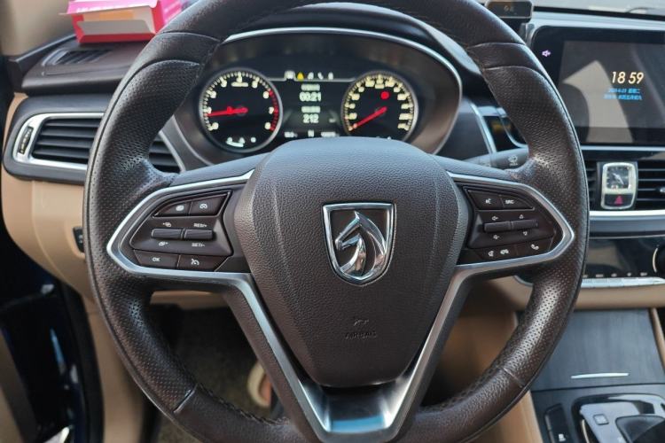 Used Baojun 730 2017 1.8L iAMT Prestige Version 7 Seats Steering Wheel