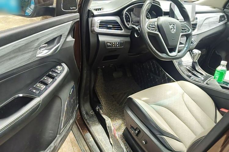 Used Baojun 730 2017 1.5T DCT Flagship Model 7 Seats China V Emission Standard Driver Seat