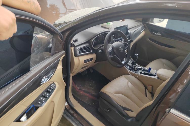 Used Baojun 730 2017 1.8L iAMT Prestige Version 7 Seats Driver Seat