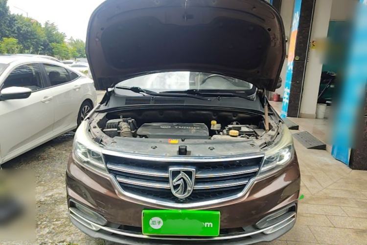 Used Baojun 730 2017 1.5T DCT Flagship Model 7 Seats China V Emission Standard Engine Bay
