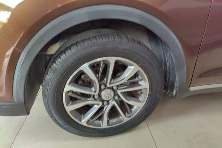 Used Baojun 730 2017 1.5T Manual Fashion Version 7 Seats China V Emission Standard Exterior 2