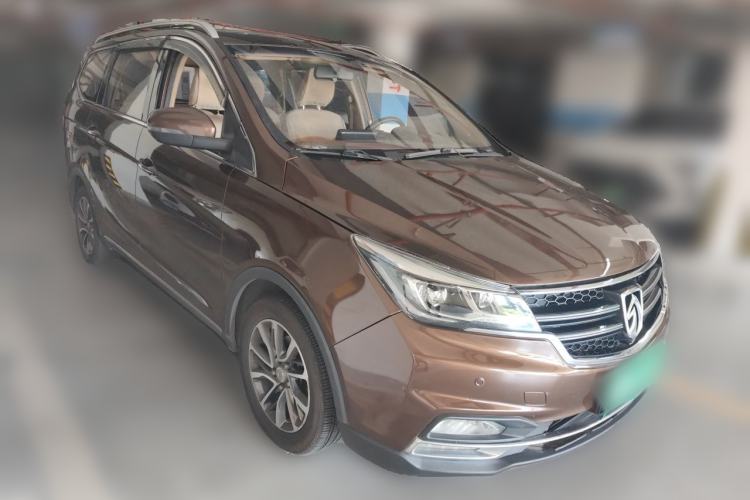 Used Baojun 730 2017 1.8L iAMT Prestige Version 7 Seats Front Right 45 Deg