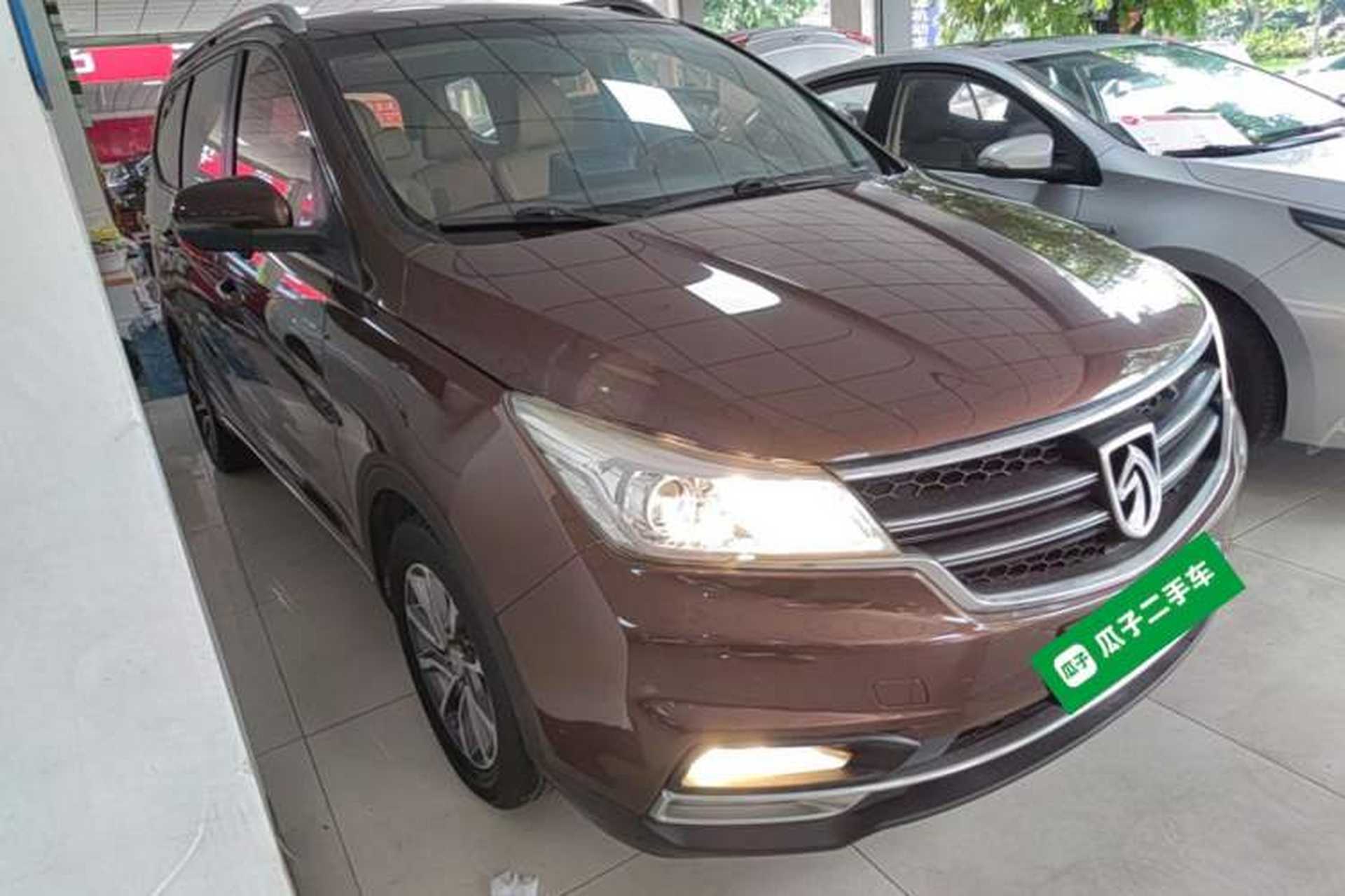 Used Baojun 730 2017 1.5T Manual Fashion Version 7 Seats China V Emission Standard Front Right 45 Deg