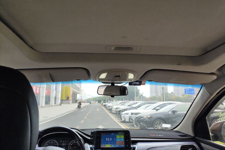 Used Baojun 730 2017 1.5T DCT Fashion Edition 7-Seater China V Emission Standard Headliner