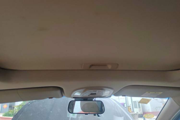 Used Baojun 730 2017 1.8L iAMT Prestige Version 7 Seats Headliner