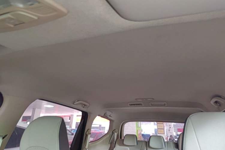 Used Baojun 730 2017 1.5T Manual Fashion Version 7 Seats China V Emission Standard Headliner
