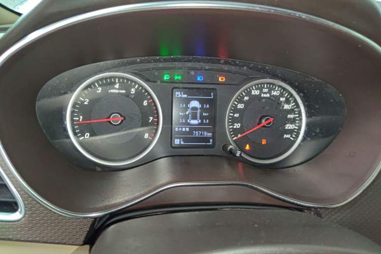 Used Baojun 730 2017 1.5T Manual Fashion Version 7 Seats China V Emission Standard Instrument Cluster