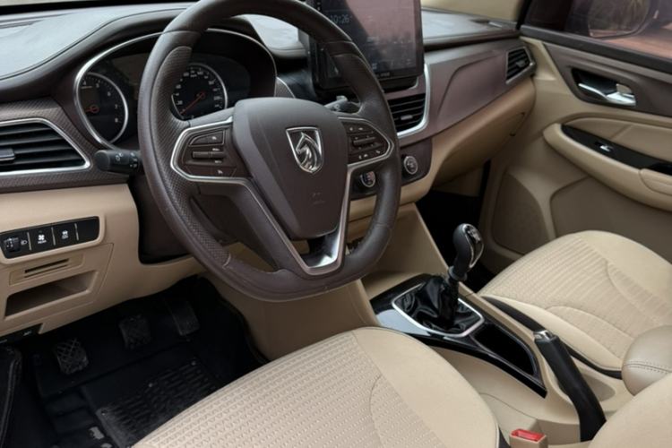 Used Baojun 730 2017 1.5T Manual Fashion Version 7 Seats China V Emission Standard Interior 2