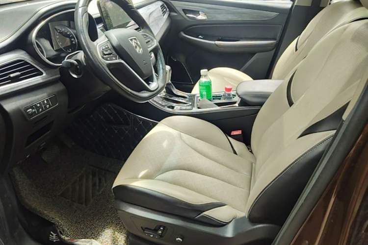Used Baojun 730 2017 1.5T DCT Flagship Model 7 Seats China V Emission Standard Left Front Seat