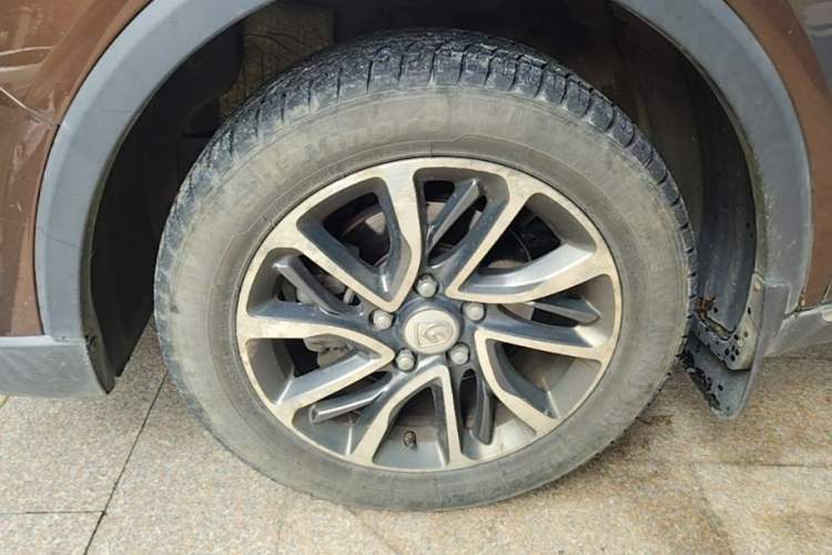 Used Baojun 730 2017 1.5T DCT Flagship Model 7 Seats China V Emission Standard Left Front Wheel Hub